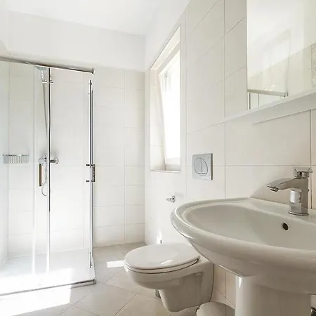 Holiday home Mit Privatpool Fuer 6 Personen Ca 1991 Qm In Krmed, Istrien Westkueste Von Istrien *